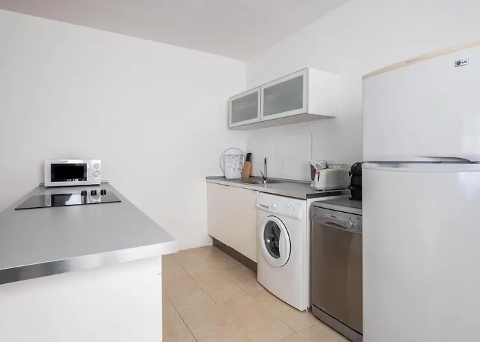 Flamboyan Адехе